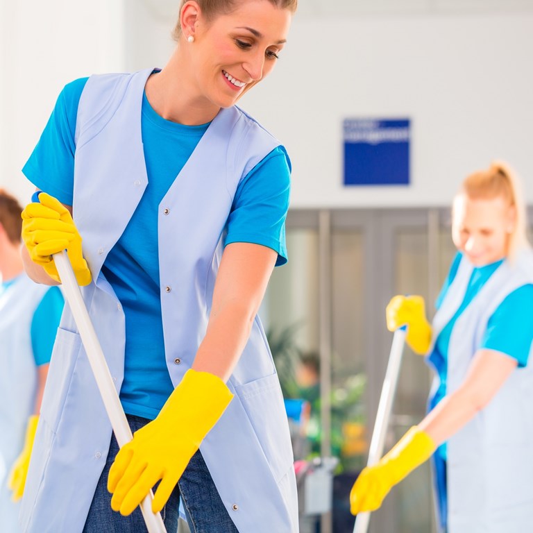 21 Commercial Cleaning Brigade Working Mopping Floor Klein